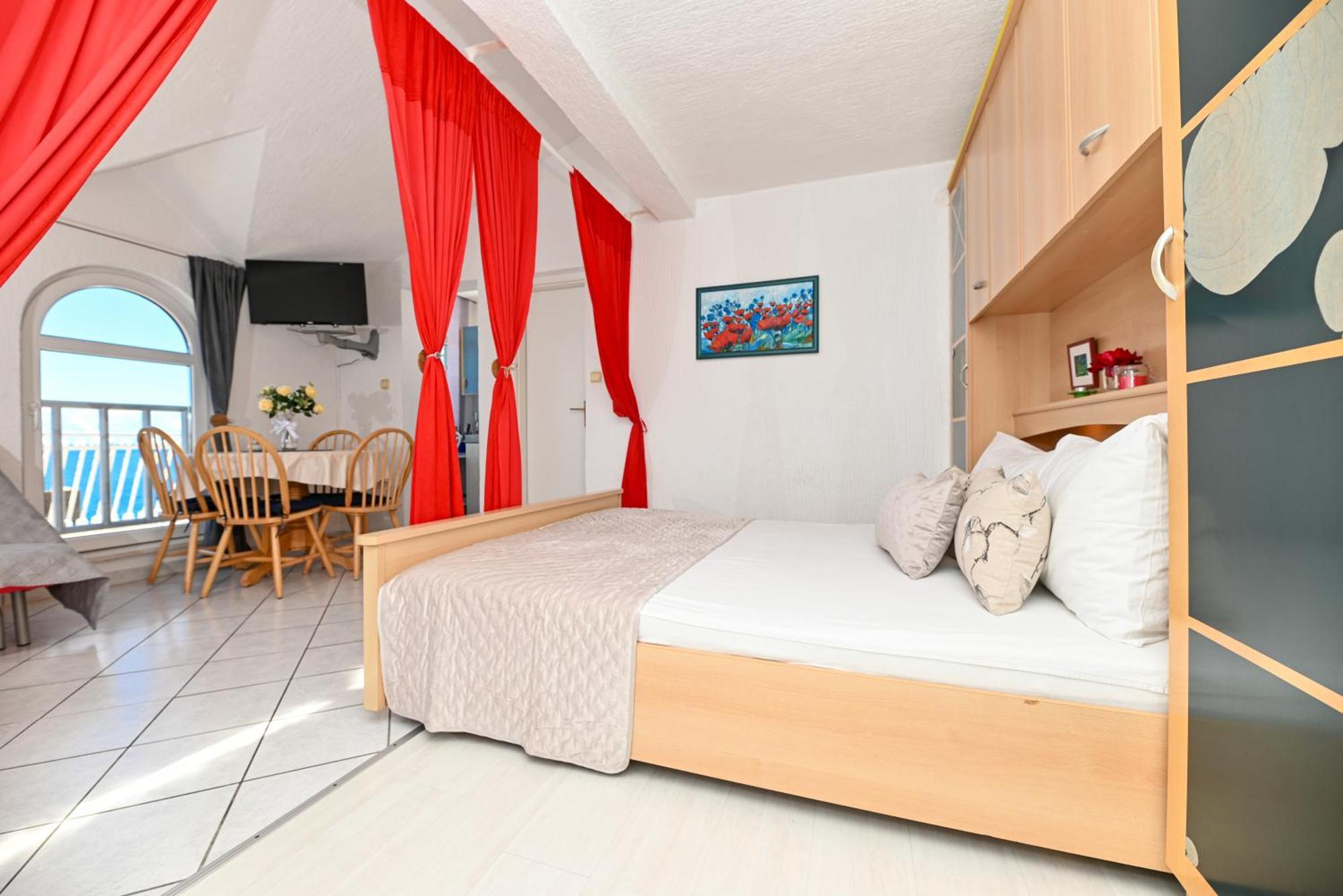 Apartments Maric Primosten Bagian luar foto